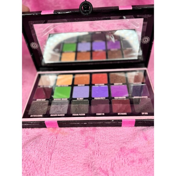 New! Gothic Beach Eyeshadow Palette Jeffree Star Rare Vaulted BNIB NWT HTF - Picture 5 of 9